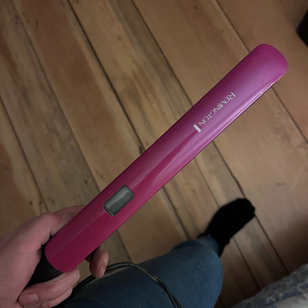 Remington Pink Hair Straightener